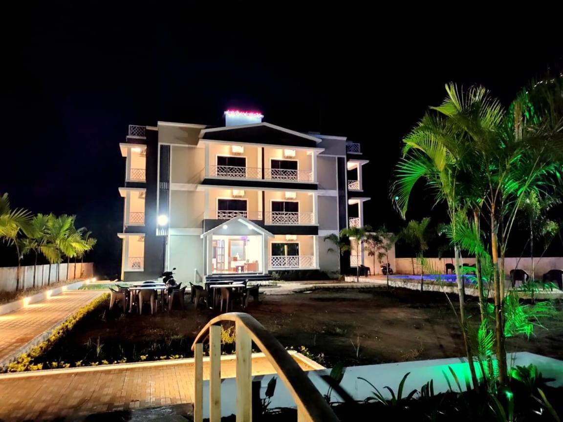 Winds N Waves Hotel Alībāg Esterno foto